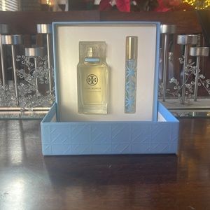 Tory Burch Gift Set of Jolie Fleur Bleue Eau De Parfume, never used.  Amazing!!